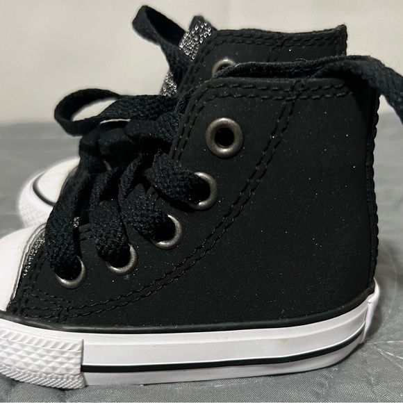 Infant Converse Hightops - Picture 4 of 9